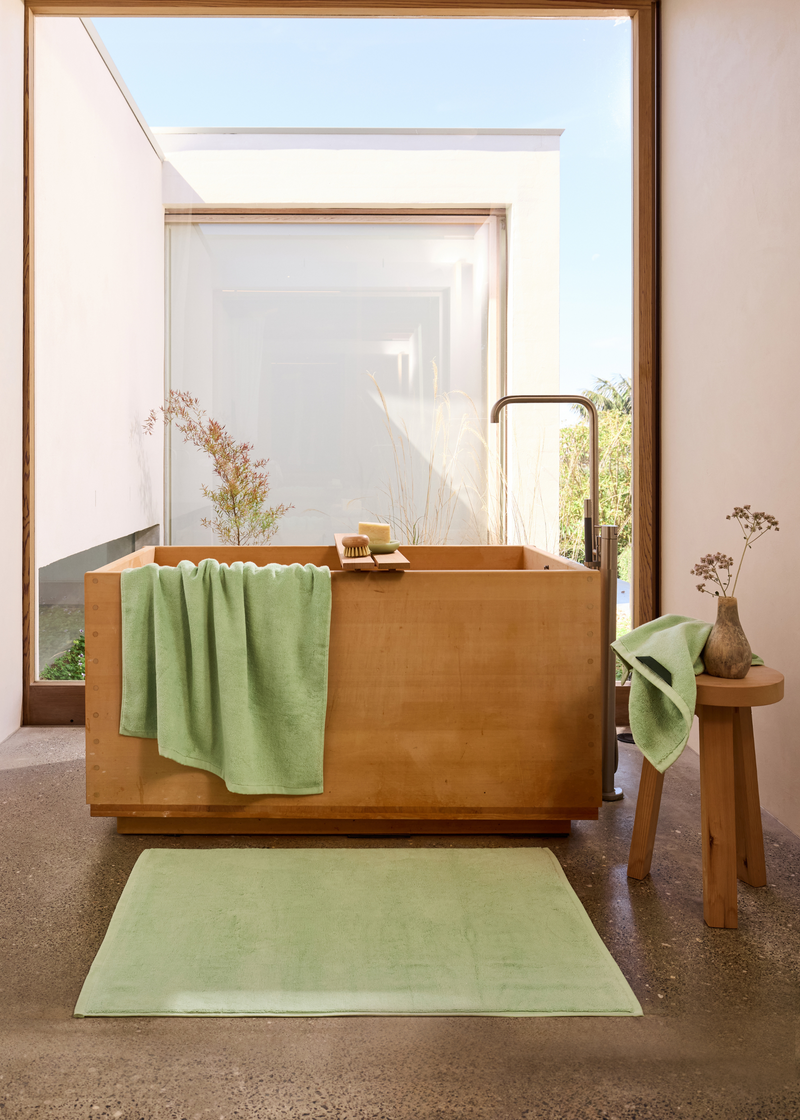8 Stylish Bathroom Accessories That Double As Décor