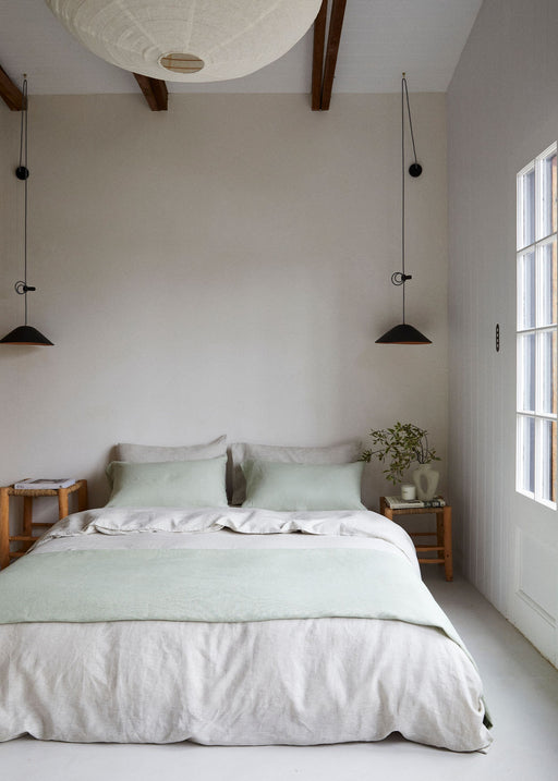 How to Create a Minimalist Bedroom With Maximum Style