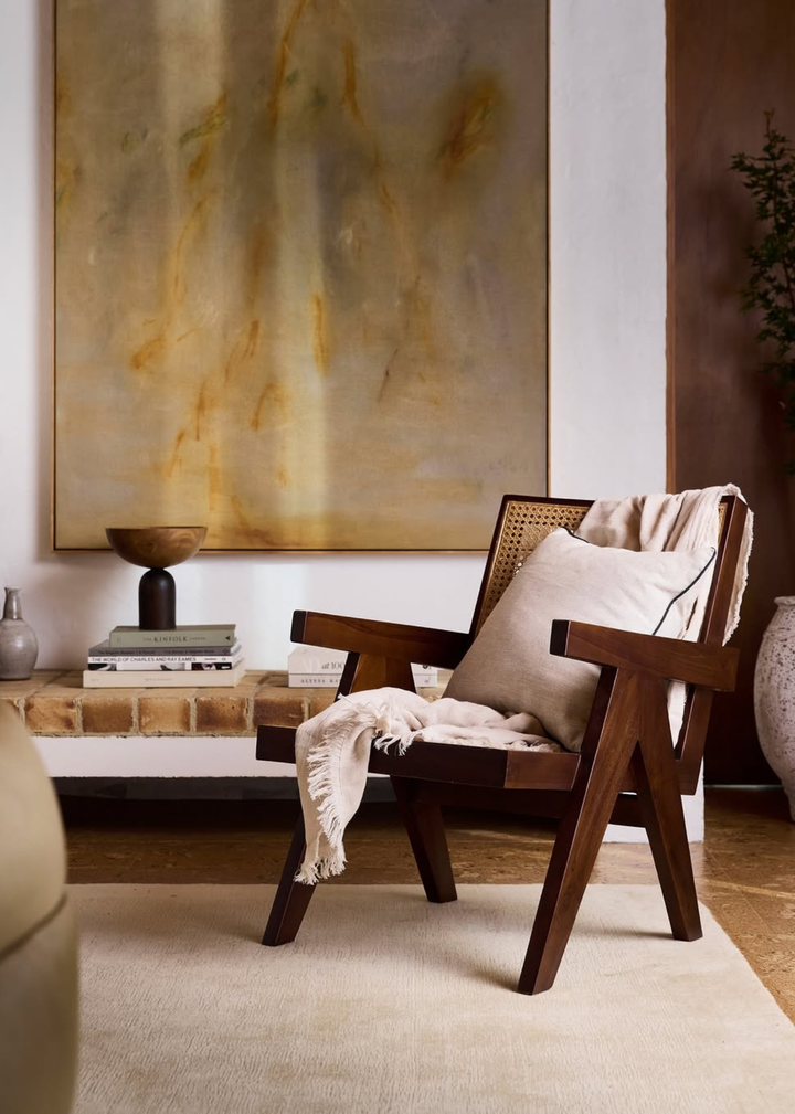The Dos and Don'ts of Shopping for Vintage Furniture on Instagram