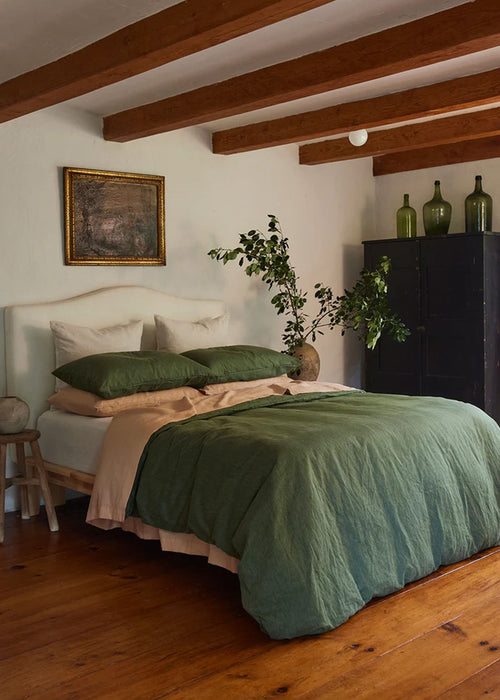 How to Cosy up Your Bedroom for the Perfect Winter Night's Sleep Bed Threads How to Cosy up Your Bedroom for the Perfect Winter Night's Sleep Bed Threads